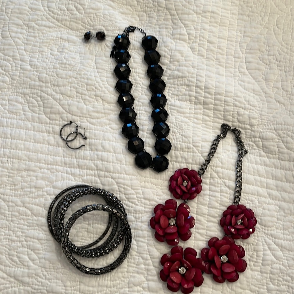 10 piece interchangeable pieces of jewelry